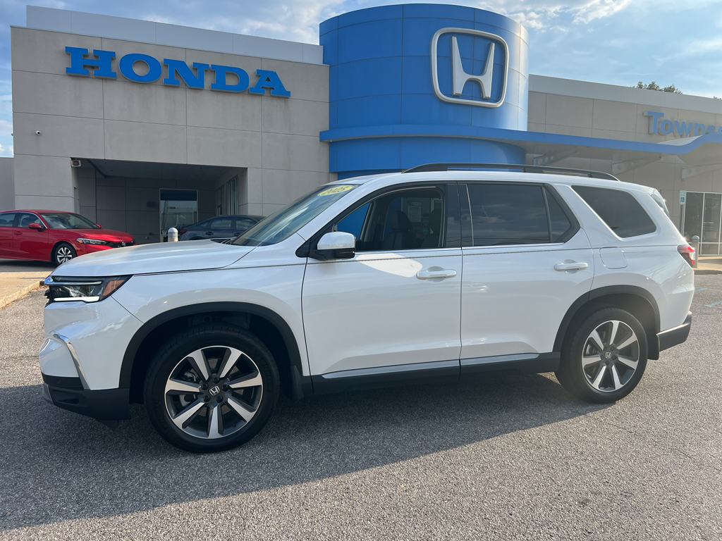 2025 Honda Pilot Touring's photo