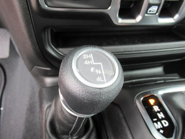 2025 Jeep Gladiator Sport S photo 25
