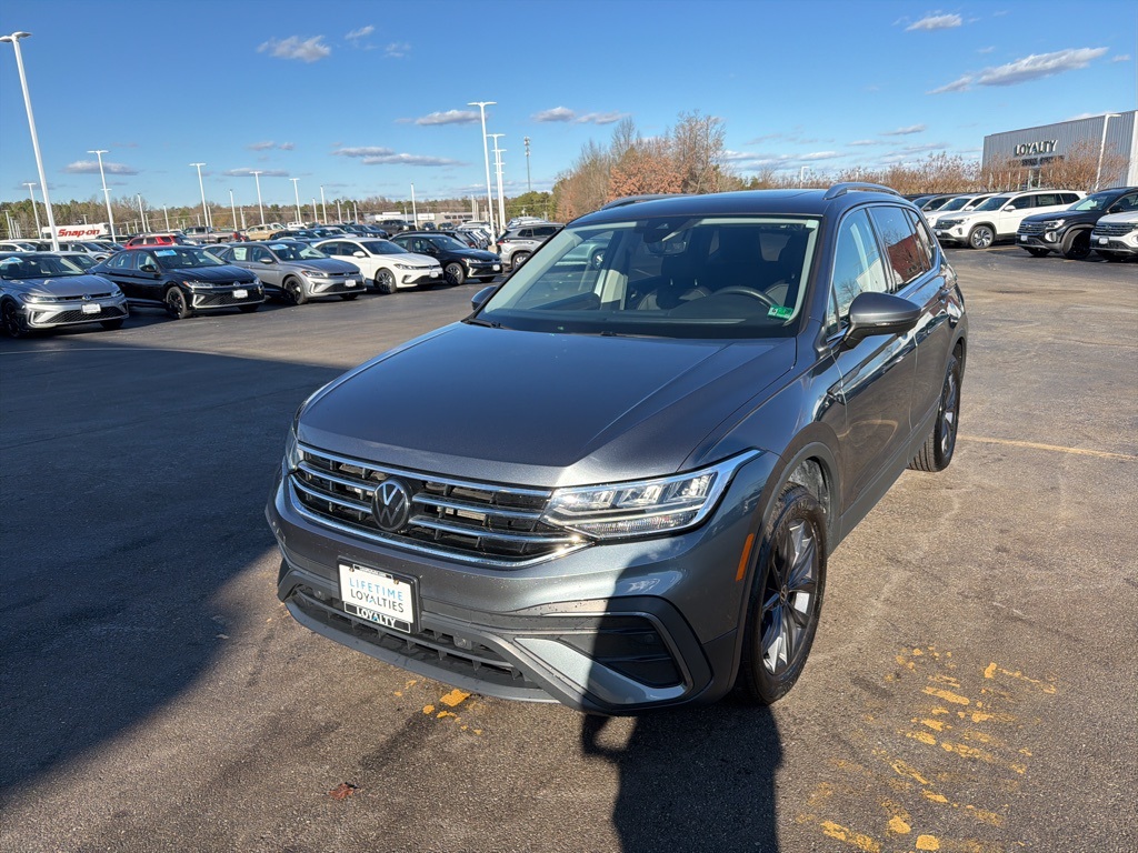 2022 Volkswagen Tiguan SE photo 2