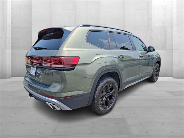 2025 Volkswagen Atlas Peak Edition SE photo 4