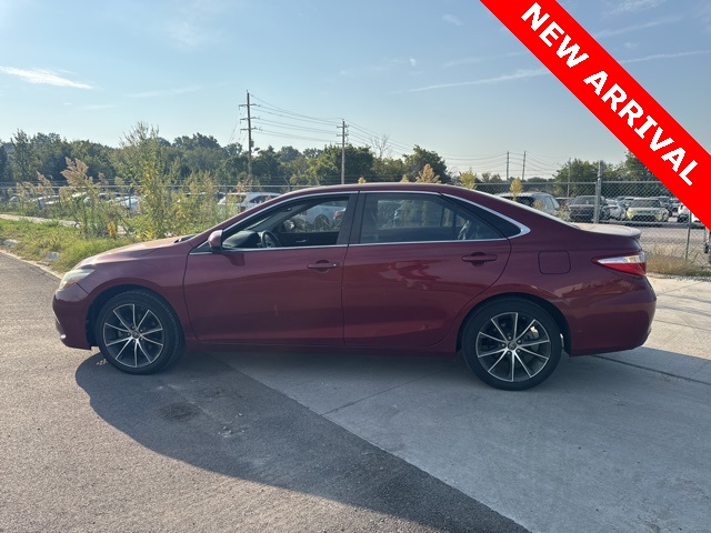 2016 Toyota Camry XSE photo 6