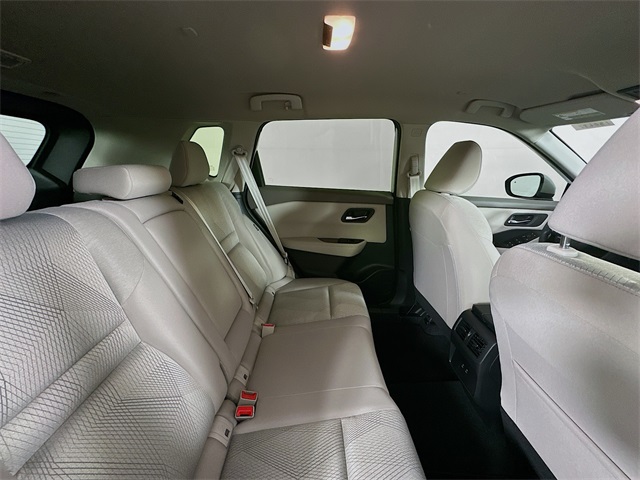 2025 Nissan Rogue SV photo 27