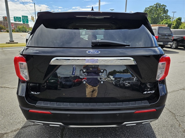 2023 Ford Explorer XLT photo 2