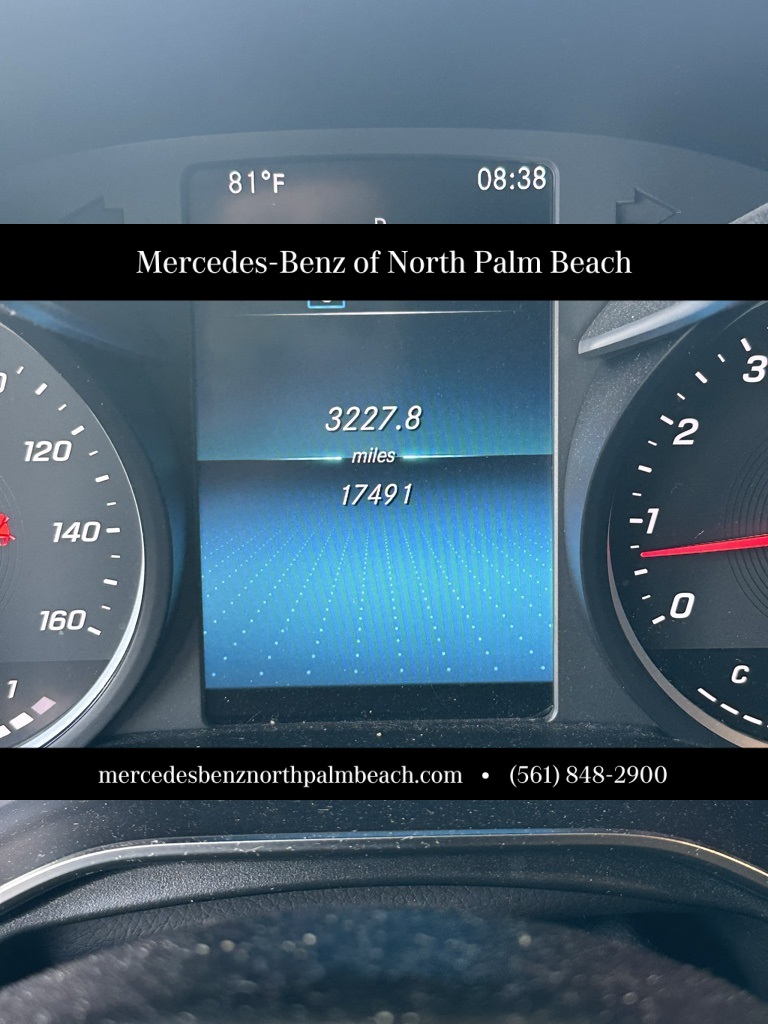 2021 Mercedes Benz GLC 300 photo 4