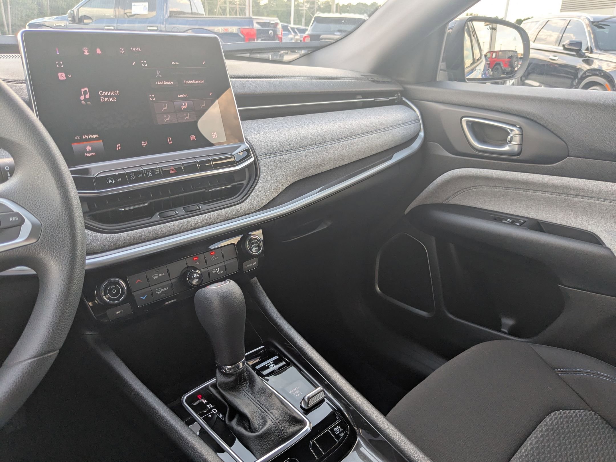 2024 Jeep Compass Sport photo 18