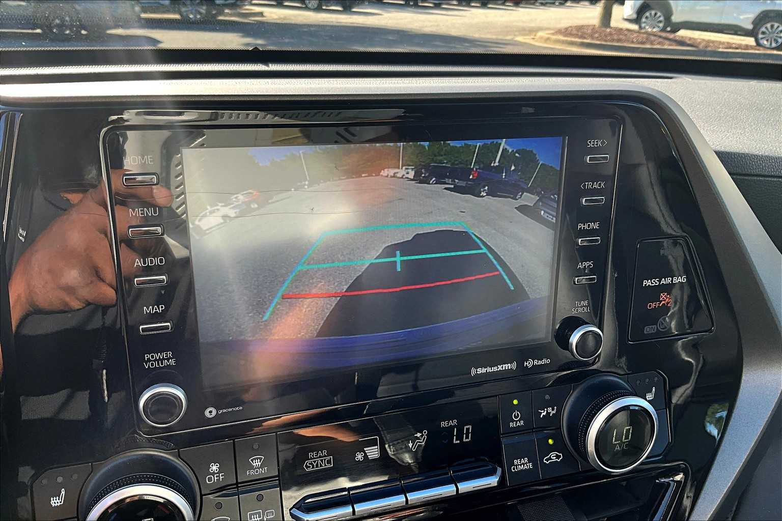 2020 Toyota Highlander XLE photo 18