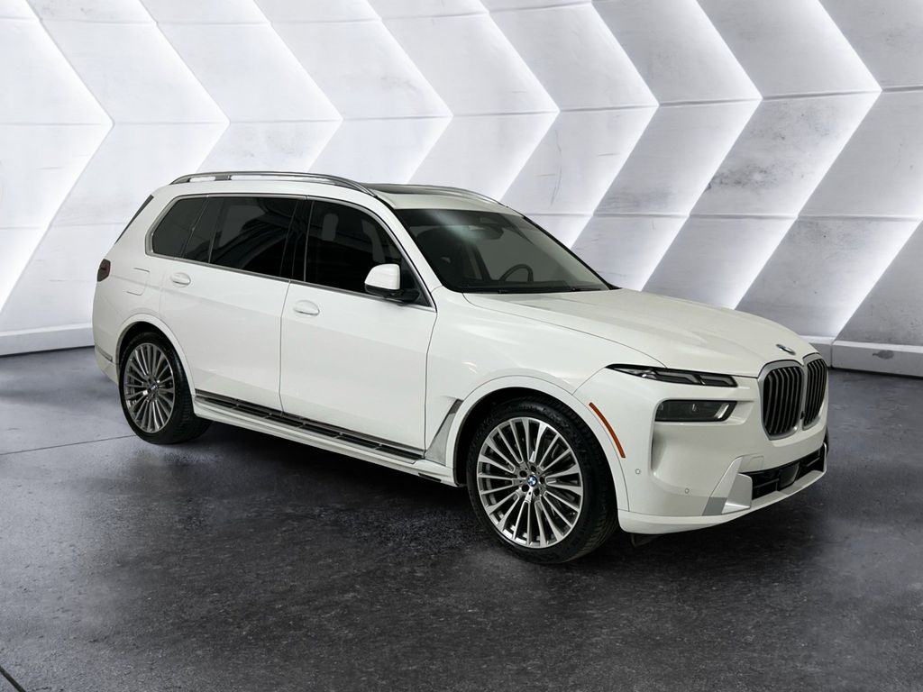 2024 BMW X7 40i's photo