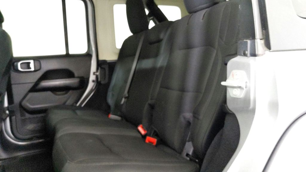 Used 2020 Silver Jeep Unlimited Sahara image 24