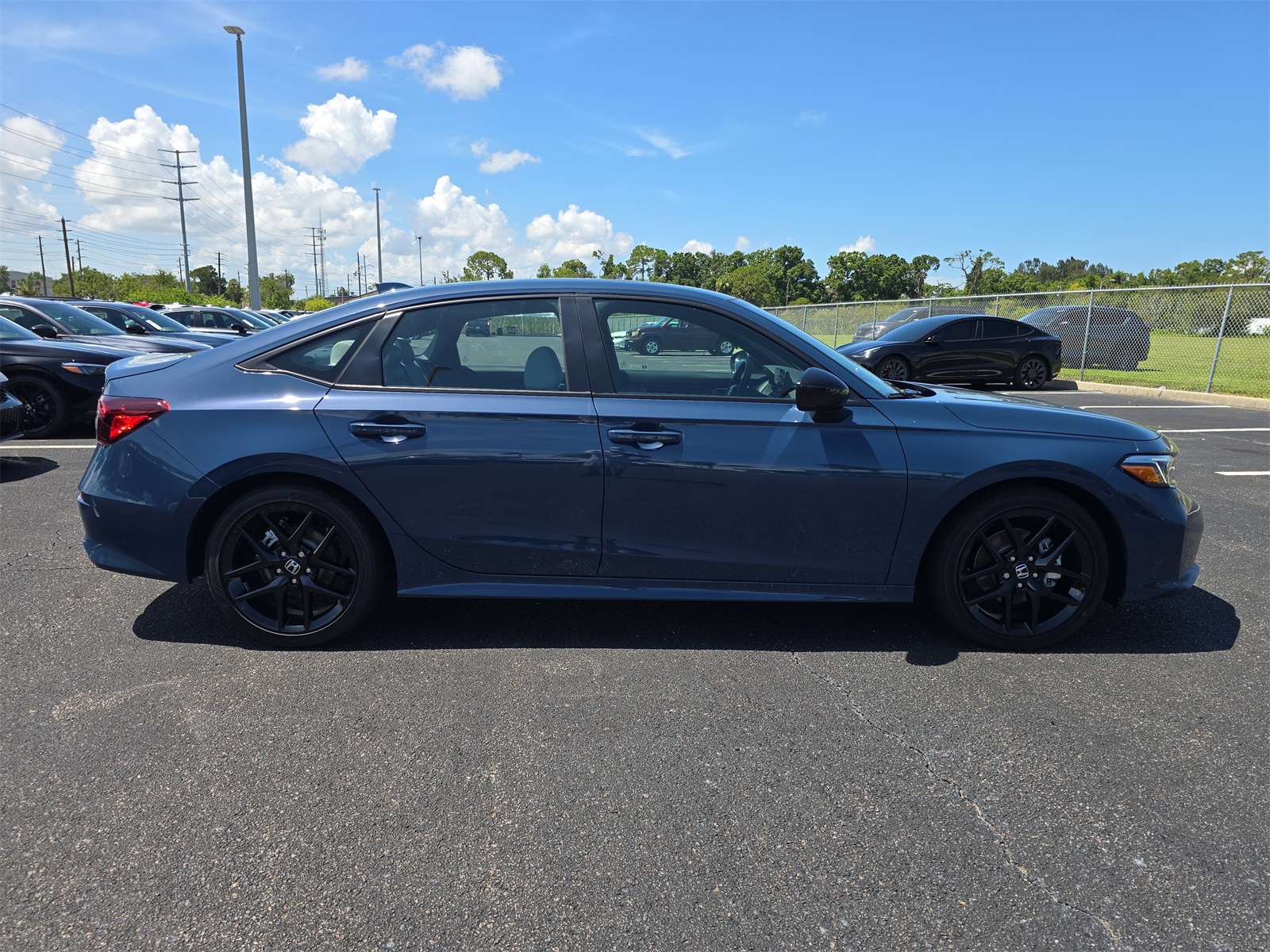 2025 Honda Civic Hybrid Sport photo 3