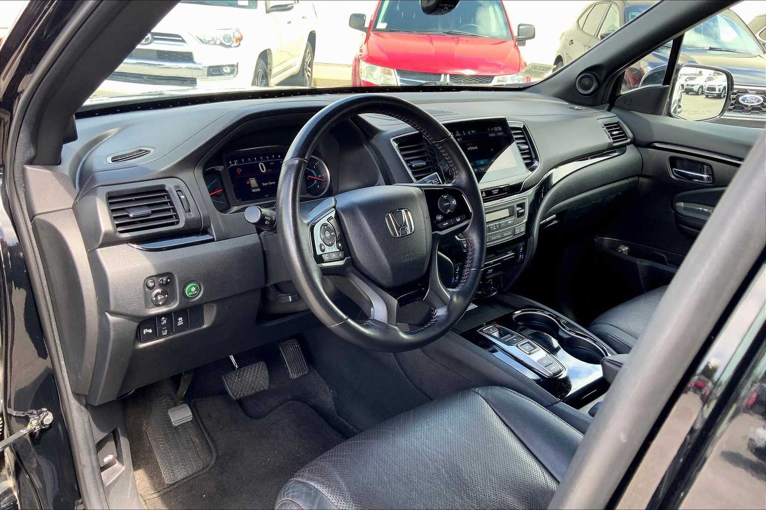 2022 Honda Pilot Black Edition photo 17