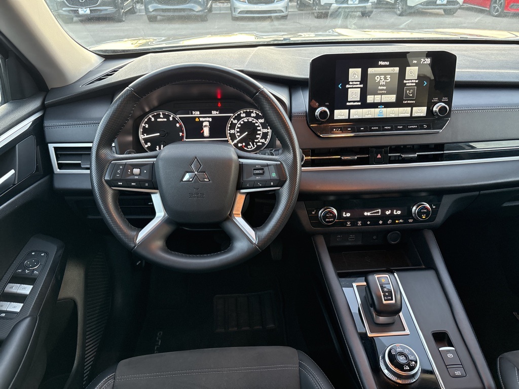 2024 Mitsubishi Outlander SE Black Edition photo 7