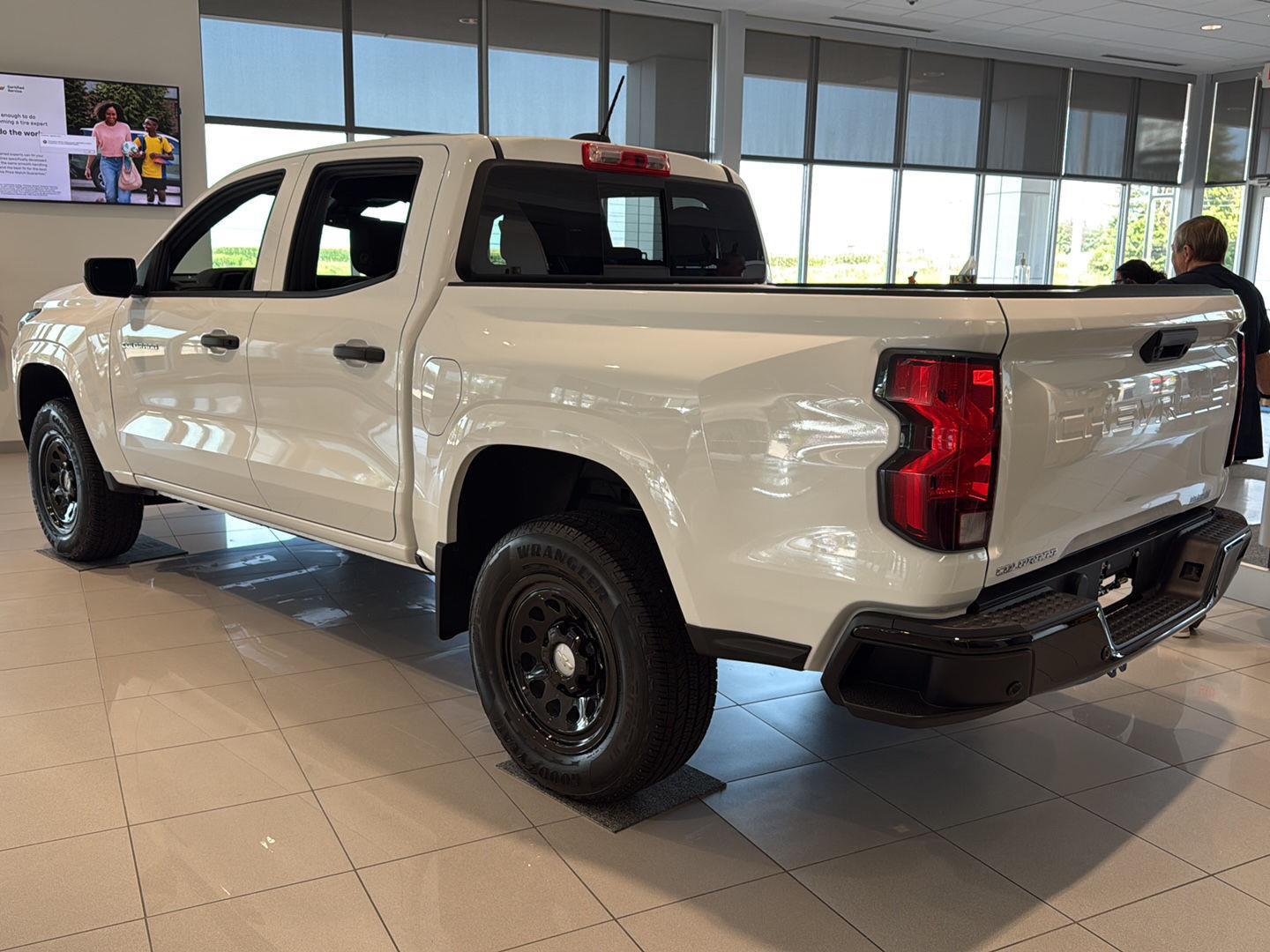 2025 Chevrolet Colorado LT photo 12