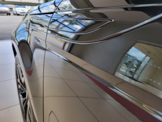 2023 Land Rover Range Rover Evoque R-Dynamic SE photo 15