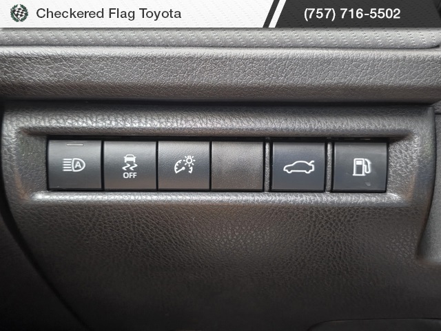 2025 Toyota Camry SE photo 24
