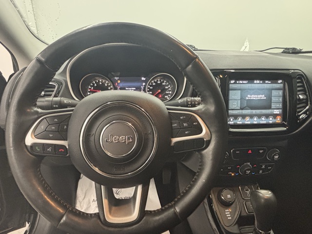 2017 Jeep Compass Limited photo 13