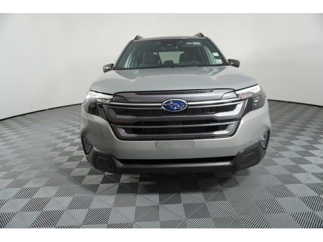 2025 Subaru Forester Premium photo 2