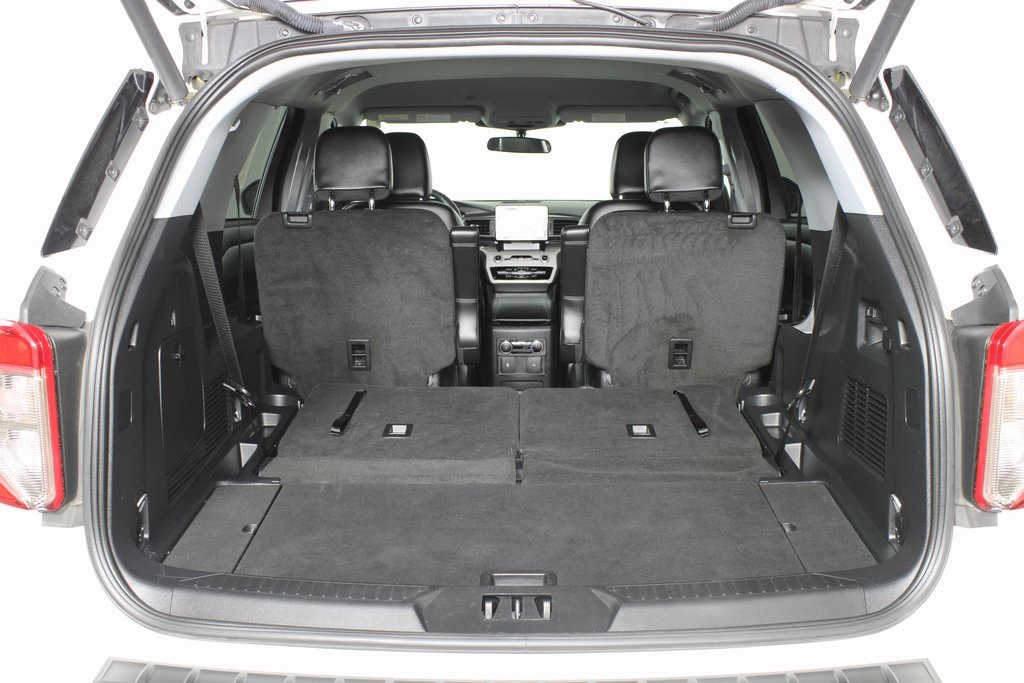 2023 Ford Explorer XLT photo 2