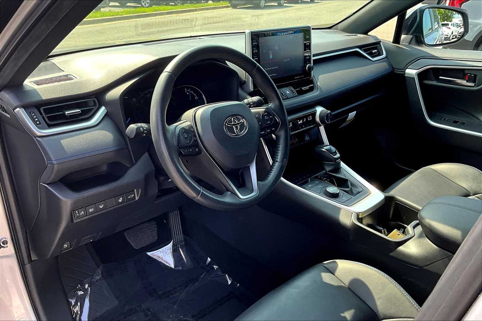 2022 Toyota RAV4 Hybrid XSE photo 15