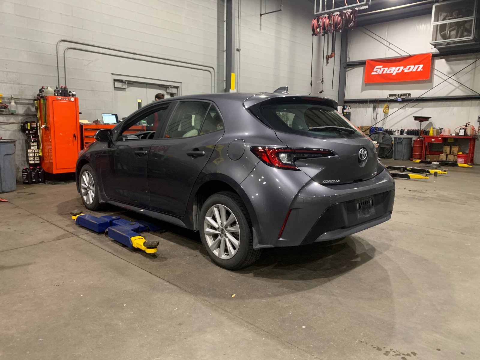 2025 Toyota Corolla SE photo 4