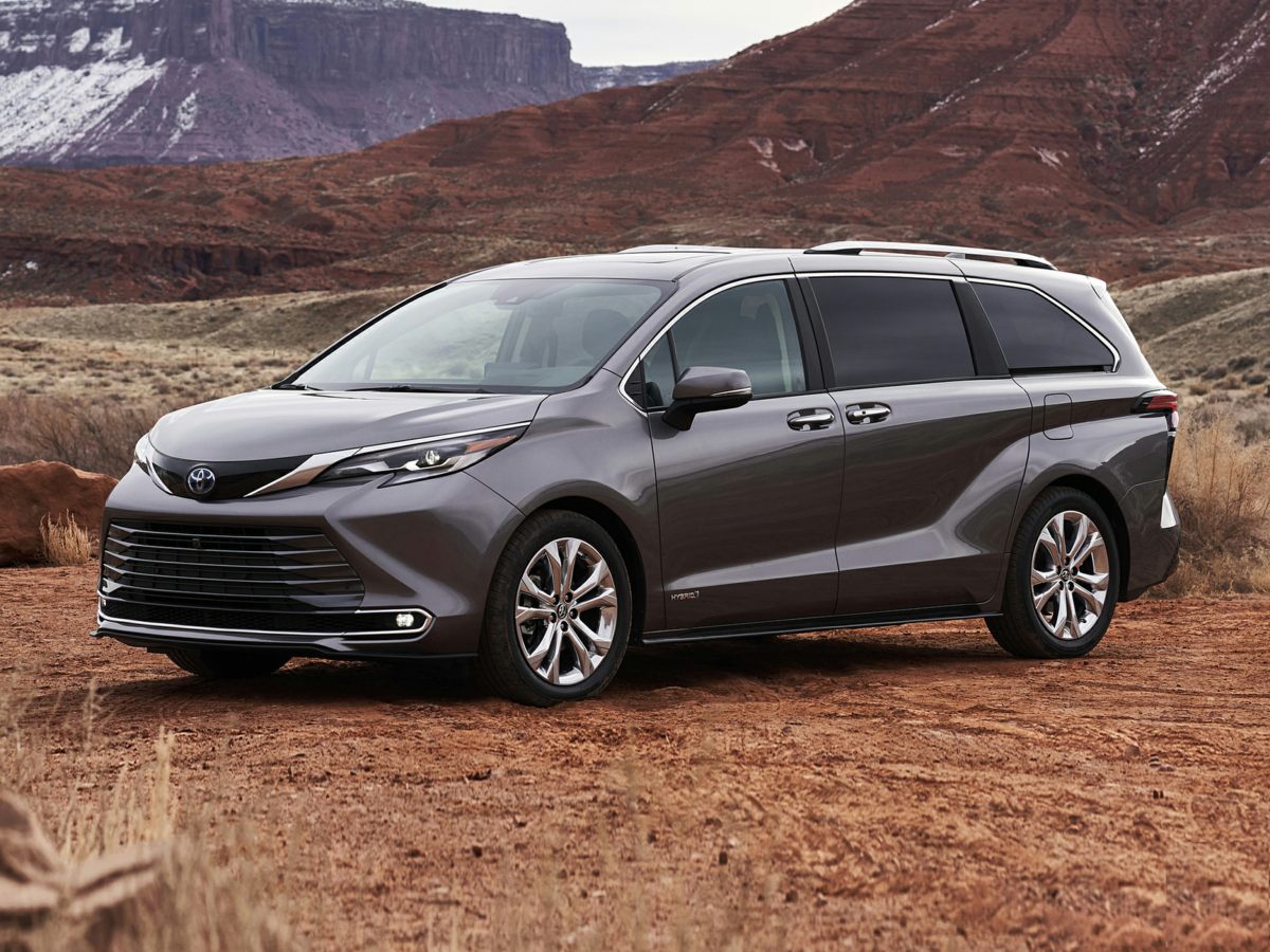 2022 Toyota Sienna XLE's photo