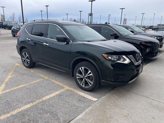 2019 Nissan Rogue SV's photo