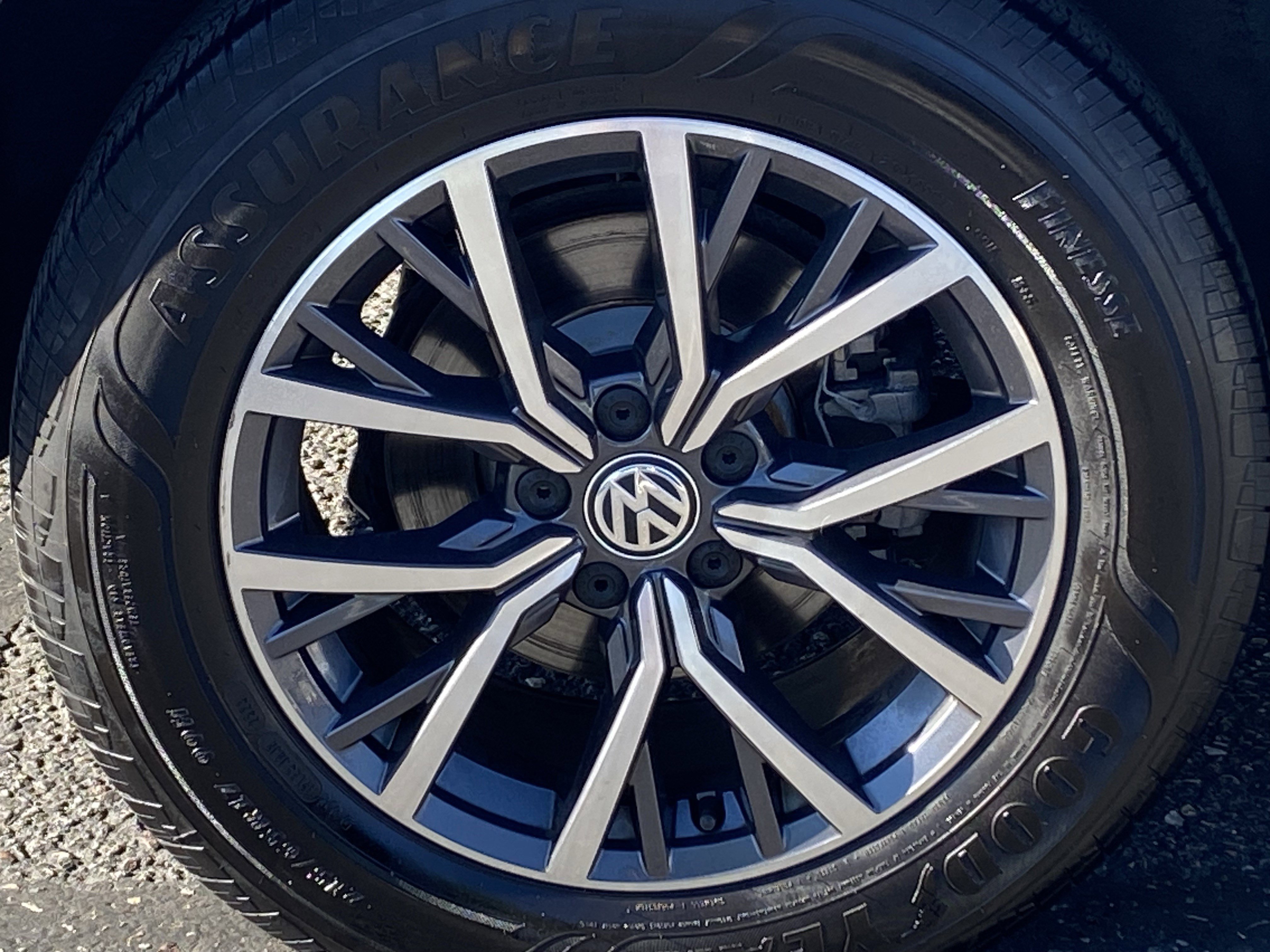 2021 Volkswagen Tiguan S photo 2