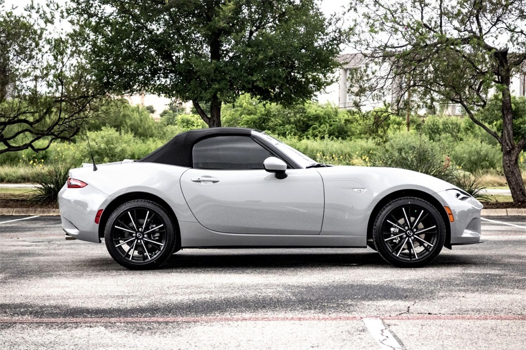 2025 Mazda MX-5 Miata Miata Grand Touring photo 4