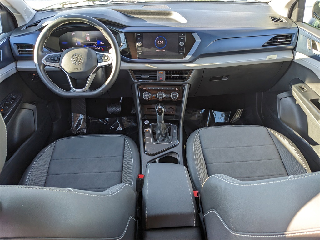 2024 Volkswagen Taos SE photo 14