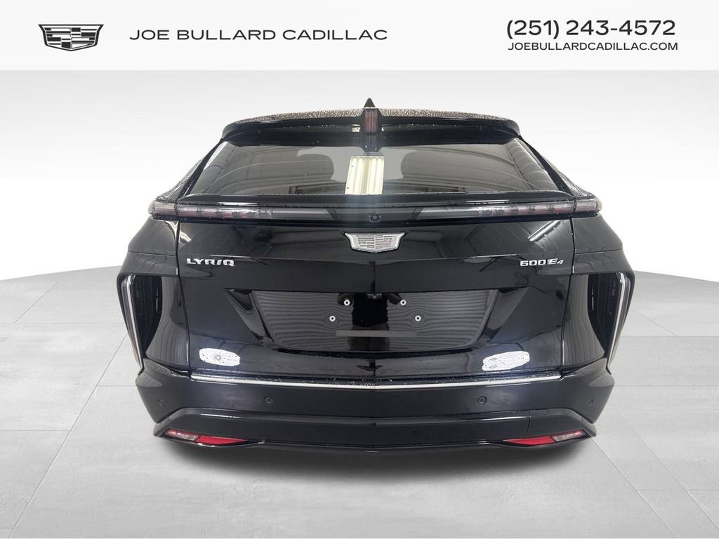 2025 Cadillac Lyriq Luxury photo 3