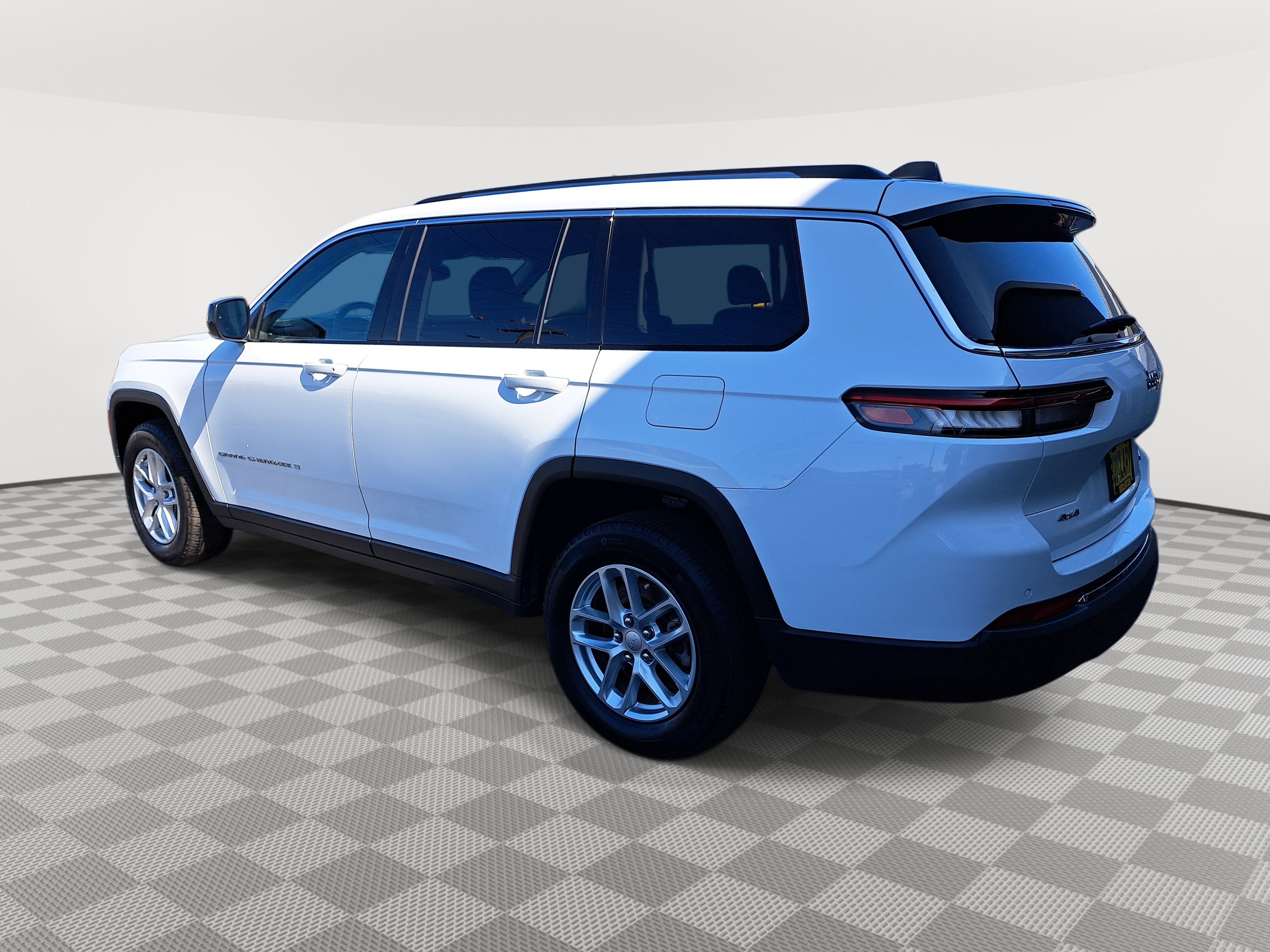 2023 Jeep Grand Cherokee Laredo photo 4