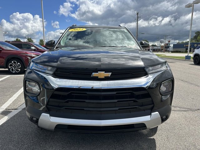 2023 Chevrolet Trailblazer LT photo 2
