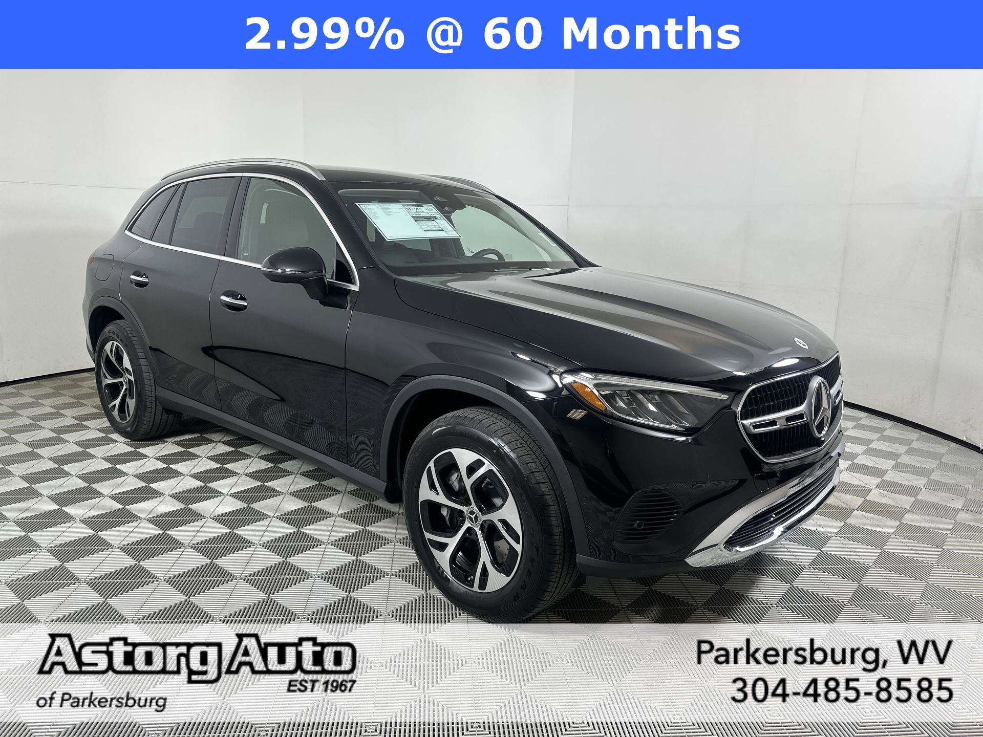 2025 Mercedes-Benz GLC Base's photo