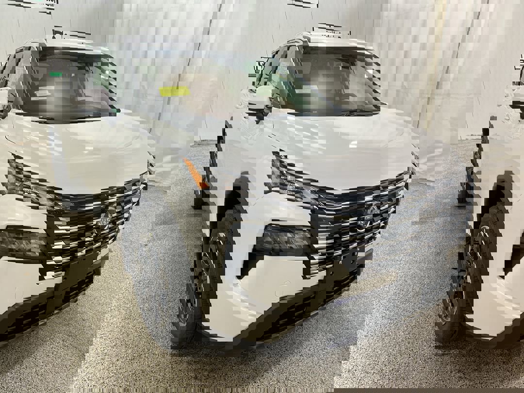 2026 Nissan Rogue SV's photo