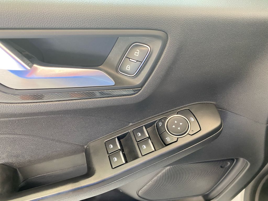 2023 Ford Escape ST-Line photo 12
