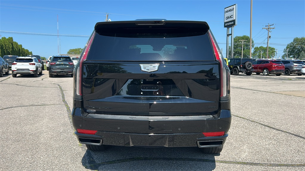 2024 Cadillac Escalade Sport photo 4