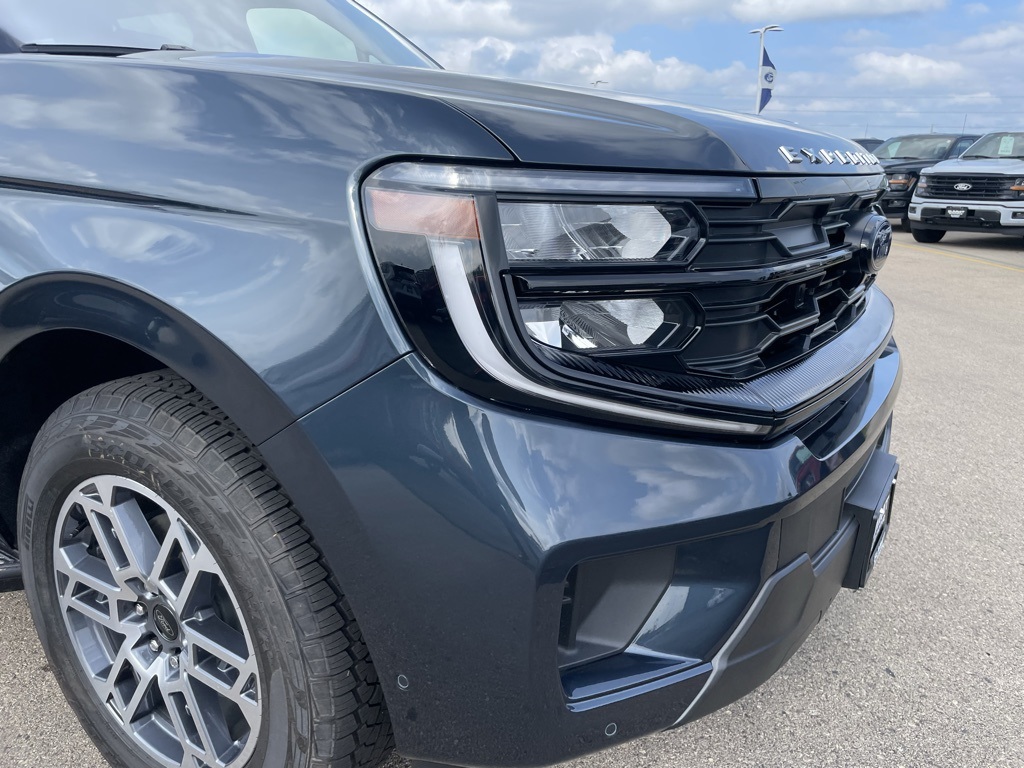 2025 Ford Expedition photo 36