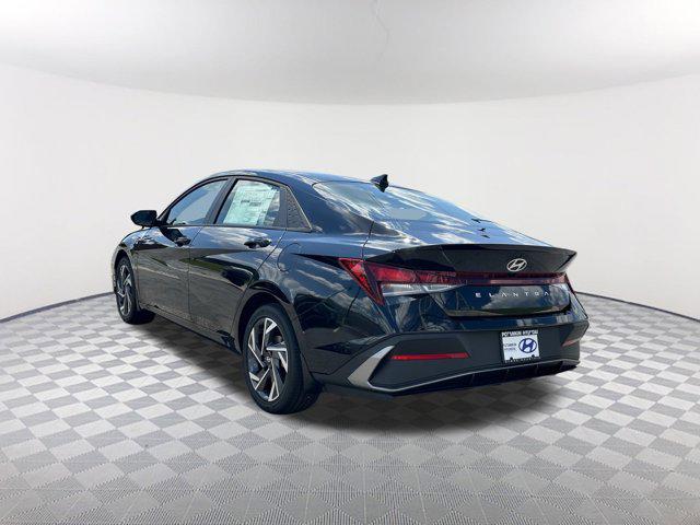 2025 Hyundai Elantra SEL Sport photo 7