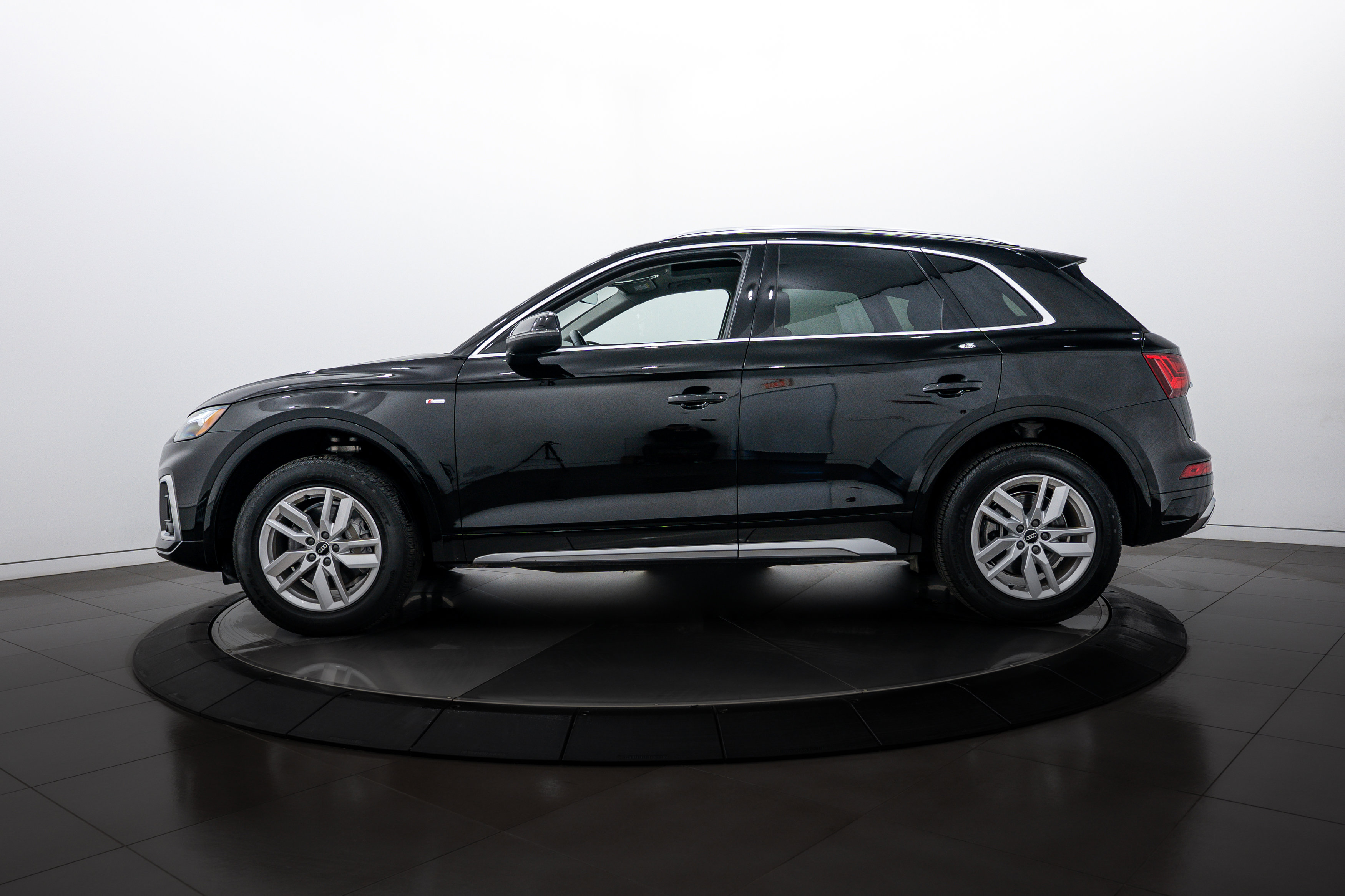 2022 Audi Q5 S line Premium photo 3