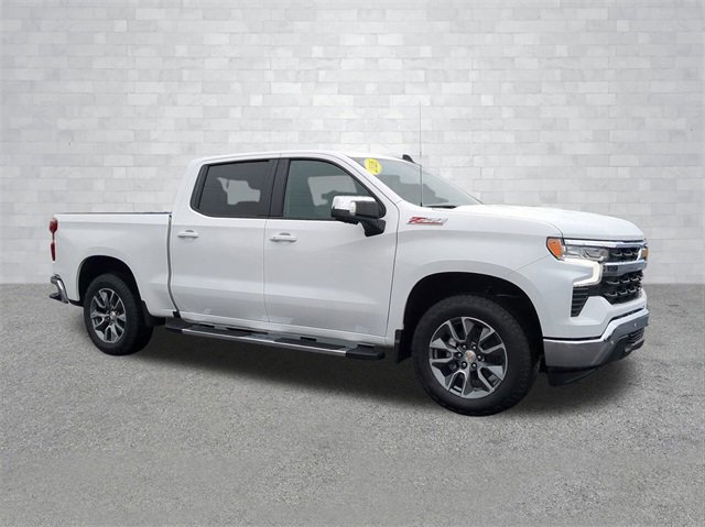 2026 Chevrolet Silverado 1500 LT photo 2