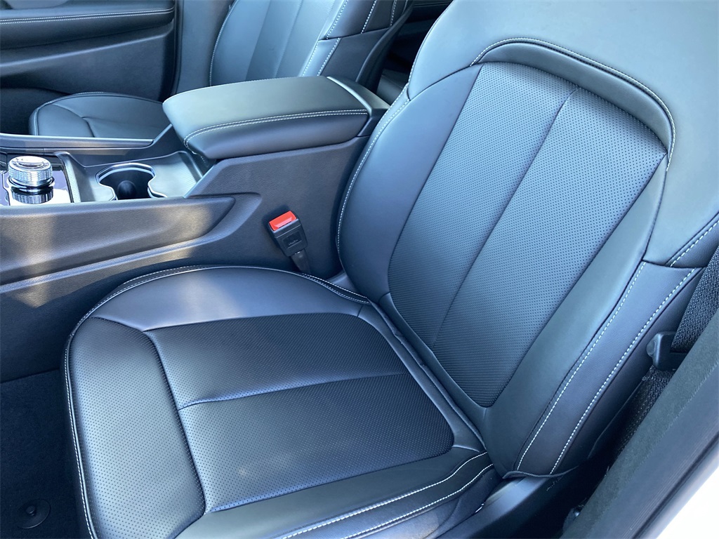 2025 Jeep Grand Cherokee Limited photo 31