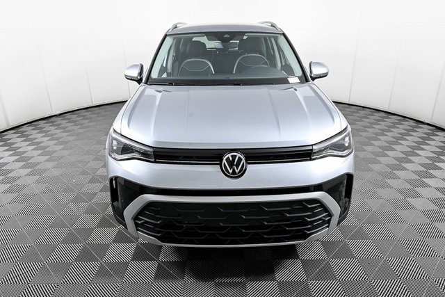 2025 Volkswagen Taos SE photo 2