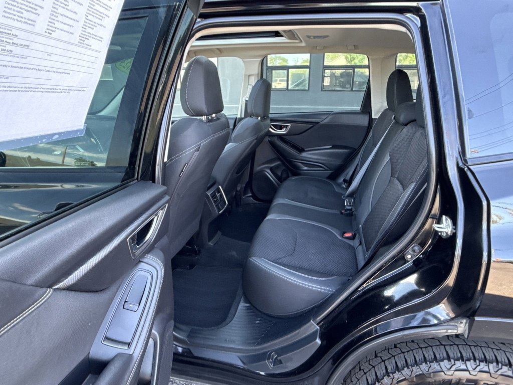 2023 Subaru Forester Premium photo 6