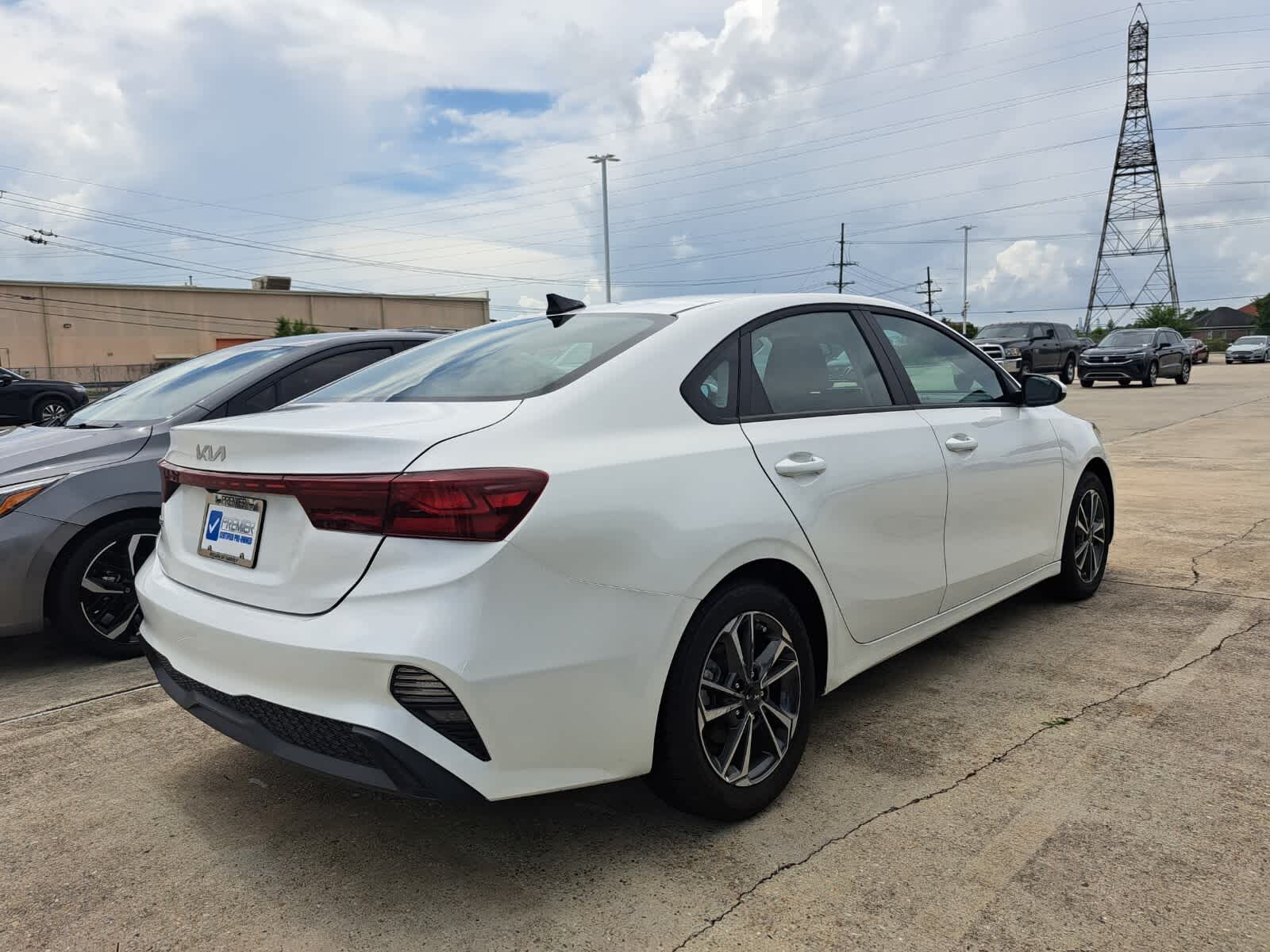 2023 Kia Forte LXS photo 4