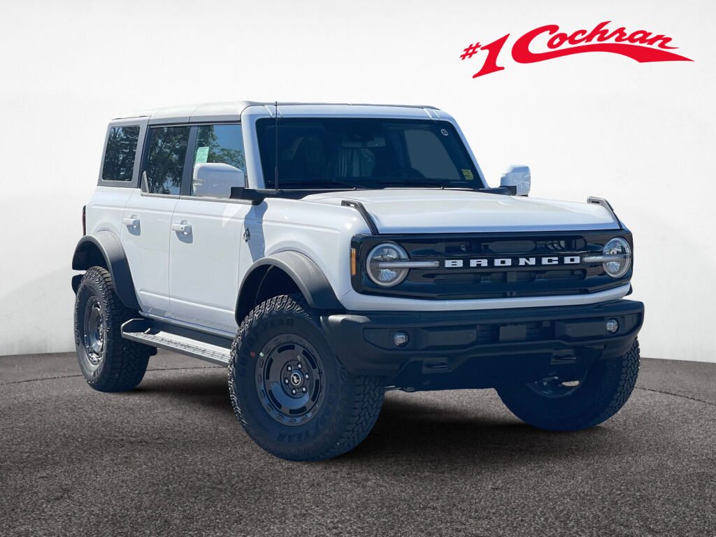 2025 Ford Bronco 4-Door Outer Banks's photo