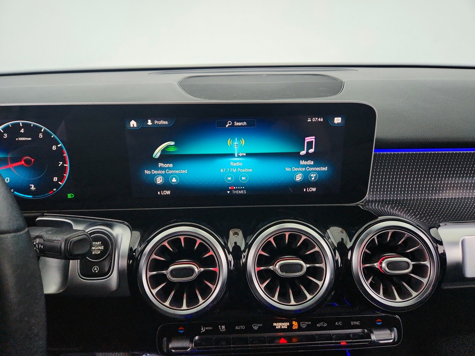 2021 Mercedes Benz GLB 250 photo 25