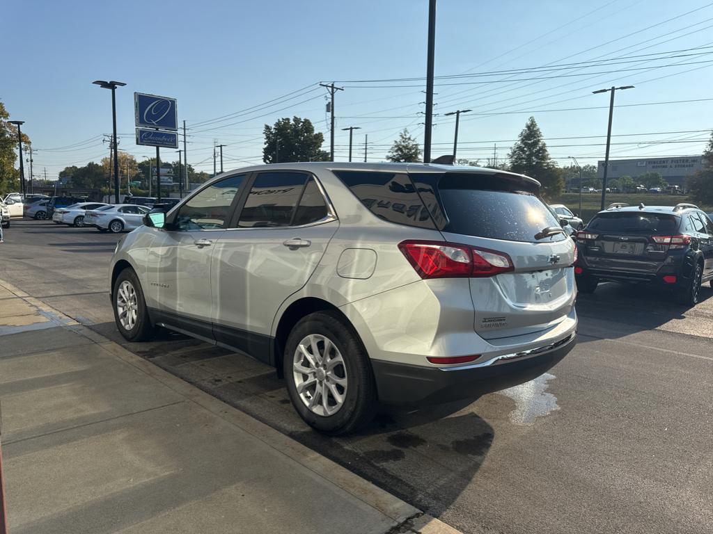 2021 Chevrolet Equinox LT photo 4