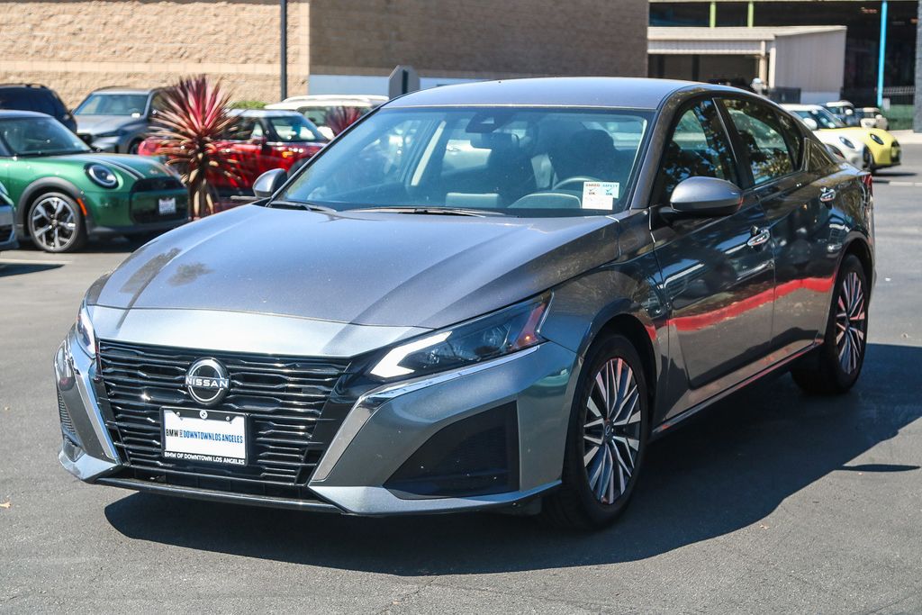 2023 Nissan Altima 2.5 SV photo 3