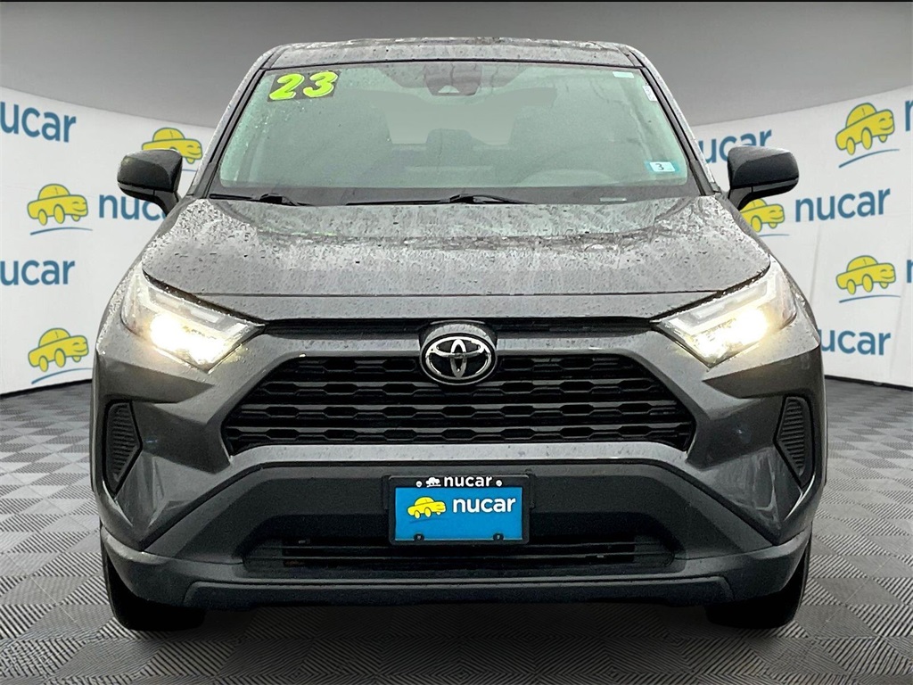 2023 Toyota RAV4 LE photo 2