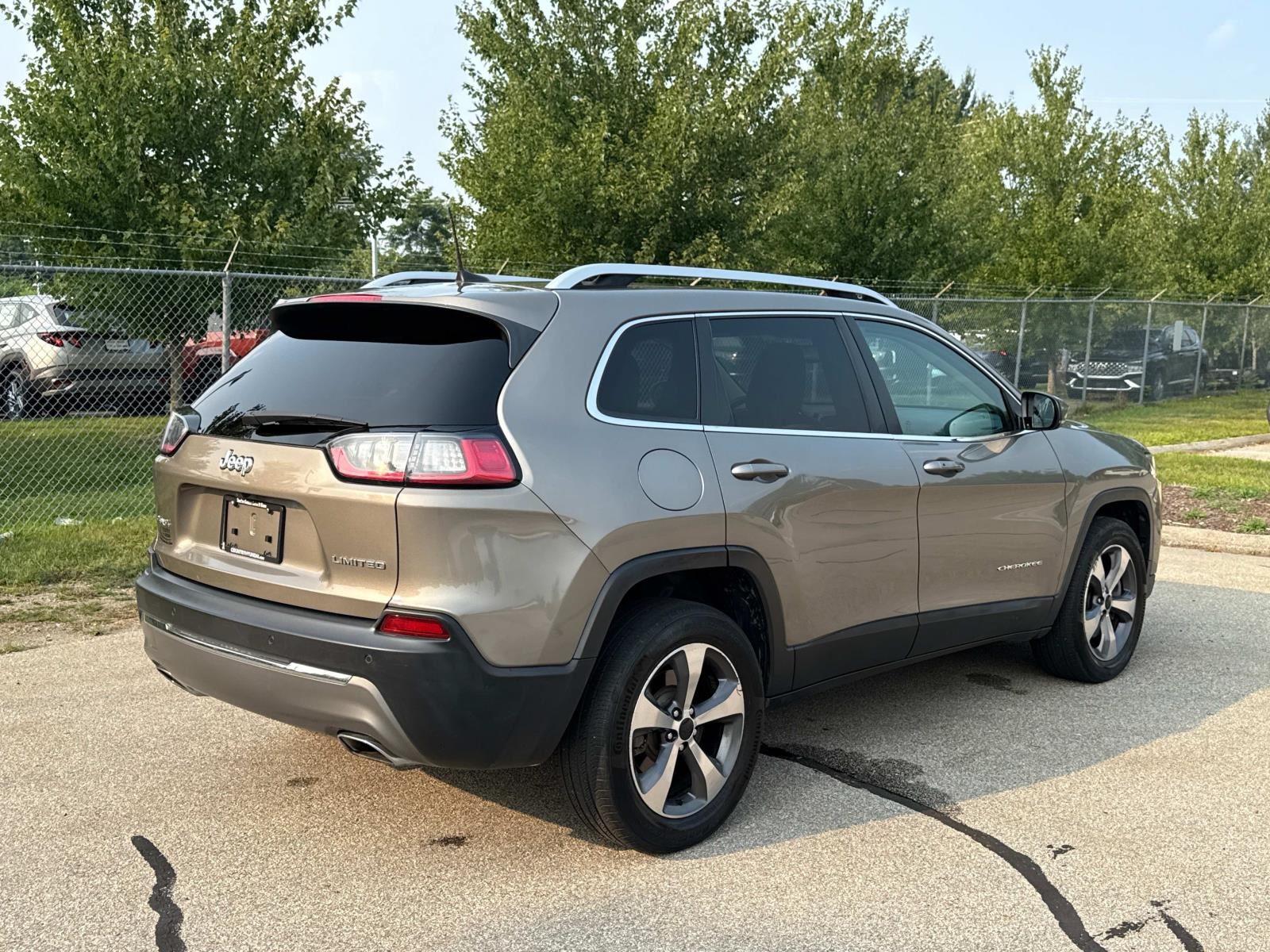 2019 Jeep Cherokee Limited photo 2