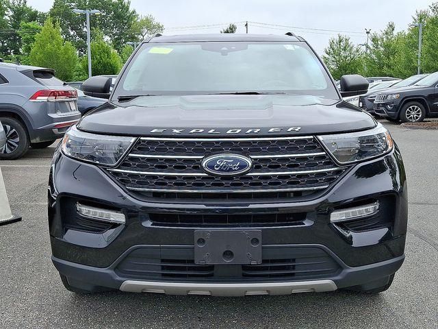 2023 Ford Explorer XLT photo 2